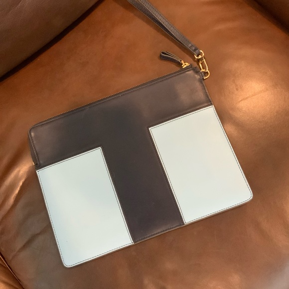 Tory Burch Large “T” Logo Clutch/Wristlet - Picture 2 of 4